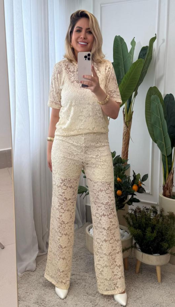 Calça Renda Rosas Luxo
